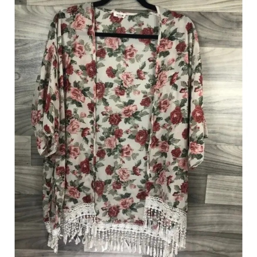 Teenbell Womens  Kimono Top White Red Floral 3/4 Sleeve Open Front lace Fringe S